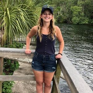 Meet your Posher, Melissa